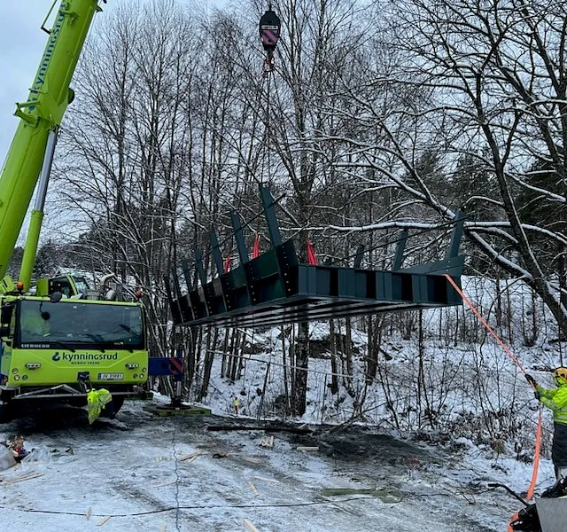 Lift og flytting av stålbru